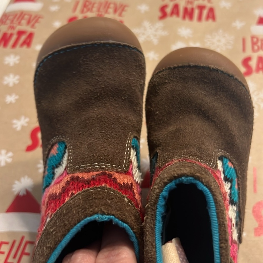 With more photos super cute Stride Rite boots
